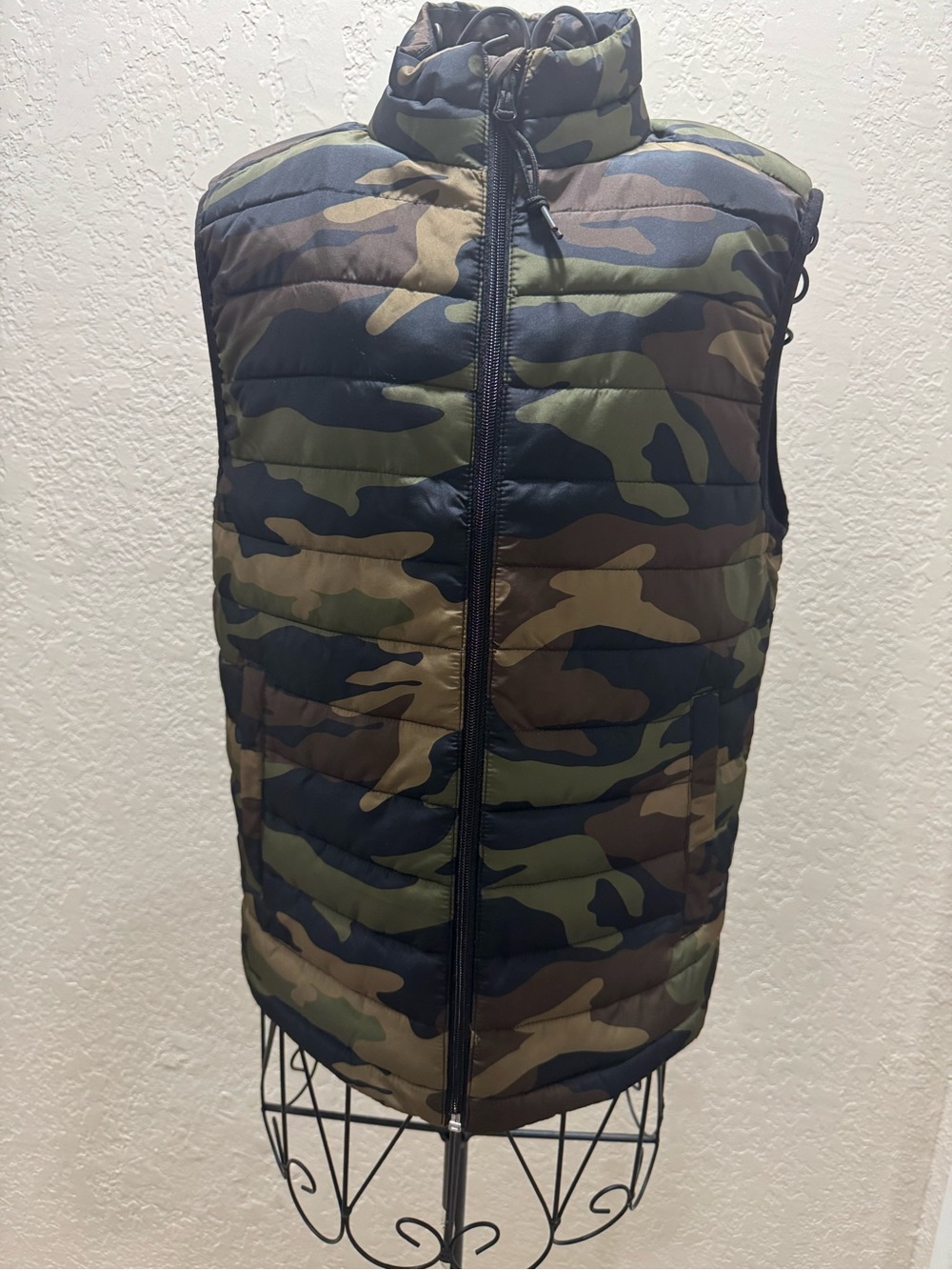 Aeropostale Men's Camo Quilted Puffer Vest - Green/Brown/Black